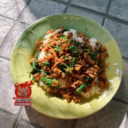 ข้าวกระเพราหมูสับพริกแห้ง