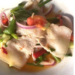 ยำหมูสามชั้นสไลด์