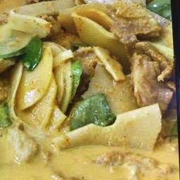 แกงคั่วไก่หน่อไม้ดอง