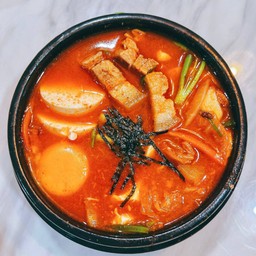 ซุปกิมจิเต้าหู้  (Kimchi jjigae 김치찌개)