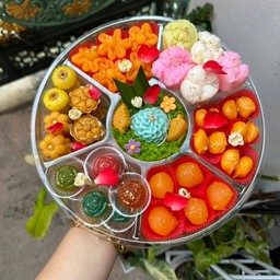เซทขนม ๙ มงคลถาดกลม(ขนมถ้วยฟูและขนมชั้น)
