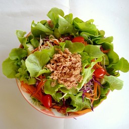 สลัดผักทูน่า