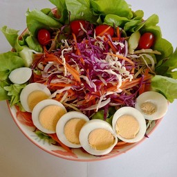 สลัดผักไข่ต้ม