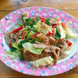 ผัดขี้เมาหมูเนื้อไก่ เนื้อ