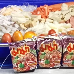 ร้านยำแซ่บเวอร์และลูกชิ้นหมูทอดเมืองทอง
