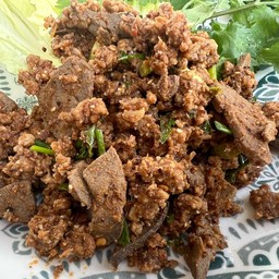 ขนมจีนแม่ใจนำโชค น้ำยากะทิ น้ำเงี้ยว แกงเขียวหวานไก่(ของอร่อยทำไมไม่สั่ง)