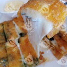 โรตีผักโขมอบชีส