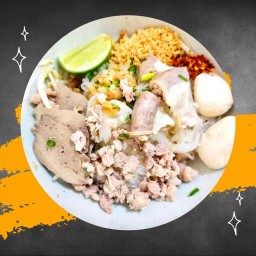 มินนี่ก๋วยเตี๋ยวโบราณและนานายำพลังสด