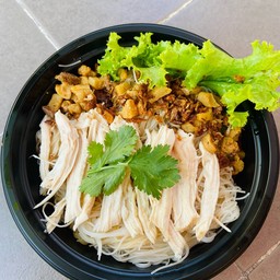 แซนวิช & เส้นหมี่ไก่ฉีก by ลองสั่ง หมู่บ้านเพอเฟคพาร์ค