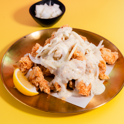 ไก่ป๊อบซอสหอมใหญ่ 닭고기 튀김 양파소스 chicken breast deep fried with onion sauce