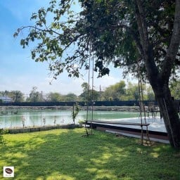 ชริมเดย์ฟาร์มคาเฟ่ เมืองนครปฐม