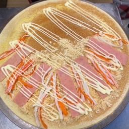เครปร้อน หมูหยอง+ปูอัด+แฮม