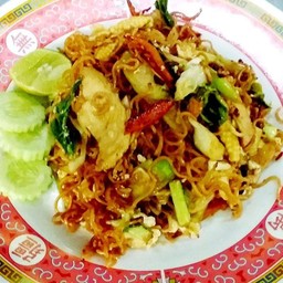 ผัดมาม่าไก่ขี้เมา