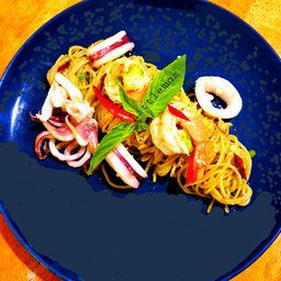 สปาเก็ตตี้ปลาหมึกผัดซอสไข่เค็ม