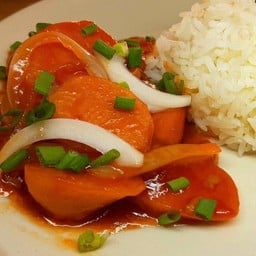 ไส้กรอกไก่ผัดซอสราดข้าว
