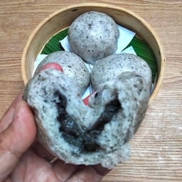 ซาลาเปา ไส้งาดำกวนน้ำกะทิ