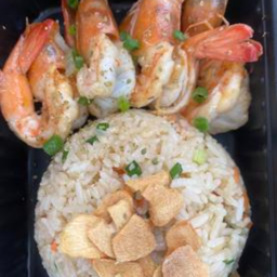 ข้าวผัดเนยกระเทียมกุ้งย่างเนย