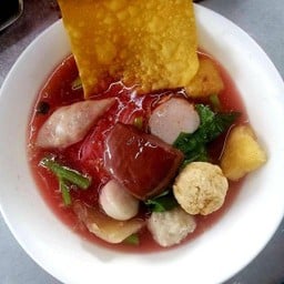 ก๋วยเตี๋ยวเย็นตาโฟลูกชิ้นปลา-แคะ