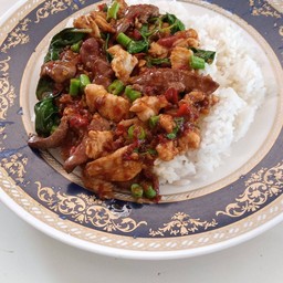 กระเพราไก่+ตับไก่