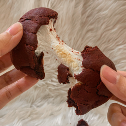 Marshmallow Red Velvet Cookie by Mom