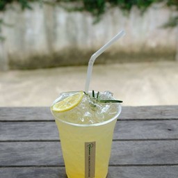 น้ำผึ้งมะนาวโซดาเย็น