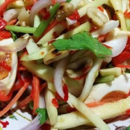 ยำมะม่วงไข่เค็ม