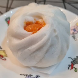 ซาลาเปา  ไส้หมูสับไข่เค็ม