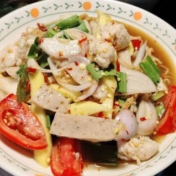 ยำเลอปลาแดก ตะเคียนคู่