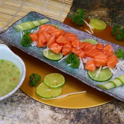 ยำแซลมอน