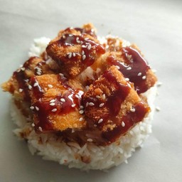 ข้าวปลาทอดราดซอสเทริยากิ ห่อกระดาษ