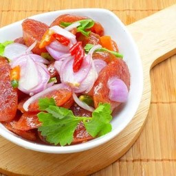 ยำไข่ดาว ราดข้าว