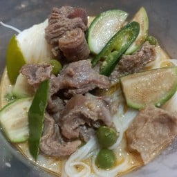 ขนมจีนแกงเนื้อ บางแสน