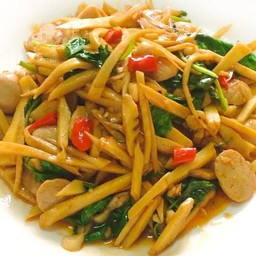 ผัดหน่อไม้ (กับข้าว)