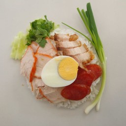 ข้าวมันหมูแดง (ครบเครื่อง)