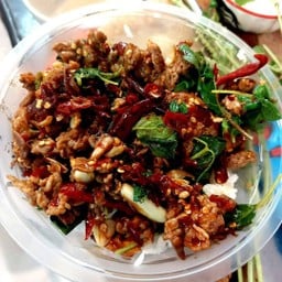 กะเพราปากแซ่บ
