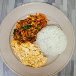 ข้าวพริกเผาหอยลายไข่ขยี้