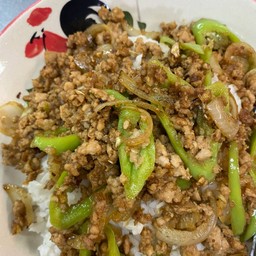 หมูสับผัดพริกอ่อน