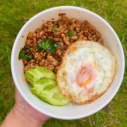 กะเพราพริกแห้งหมู+ข้าวหอมมะลิ
