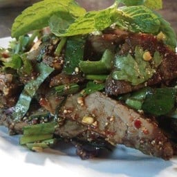 น้ำตกเนื้อ