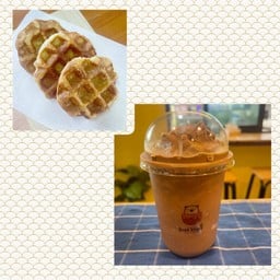 นมหมีปั่นโกโก้ + วาฟเฟิลน้ำตาลคาราเมล 3 ชิ้น