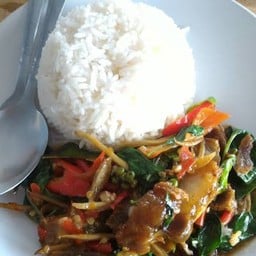 ข้าวผัดขี้เมาหมูกรอบ