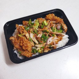 ข้าวยำไก่แซ่บ