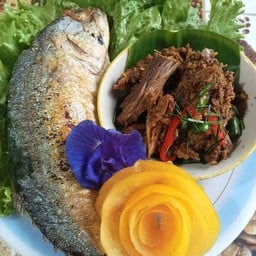 ข้าว แกงไตปลาคั่ว   +   ปลาทูทอด