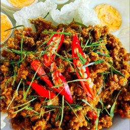 ข้าวคั้วกลิ้งเนื้อสับ