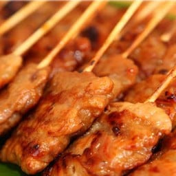 ข้าวเหนียวหมูปิ้งเตาถ่านเยื้องๆหน้ารพ.นครชัยศรี เยื้องๆหน้ารพ.นครชัยศรี