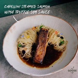 คาเปลลินี่แซลมอนรมควัน ราดซอสนึ่งซีอิ๊วทรัฟเฟิล