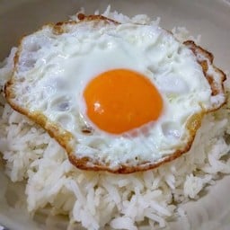 ข้าวไข่ดาว(สุกหรือไม่สุกคะ) 2ฟอง