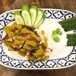 ข้าวไก่ทอดซอสเขียวหวาน