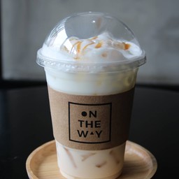 นมสดคาราเมลเย็น