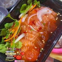 ยำแซลม่อน+ไข่แดง